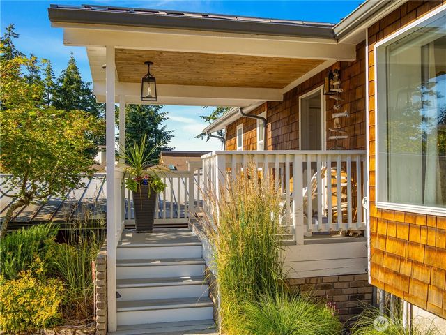 969 12th Avenue, Fox Island, WA 98333