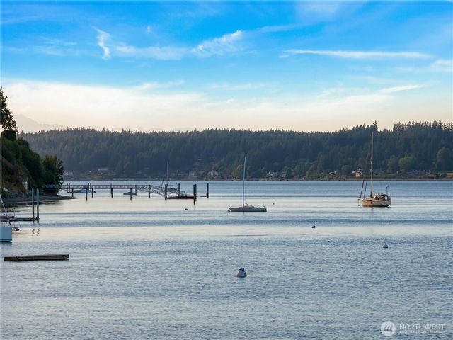 969 12th Avenue, Fox Island, WA 98333