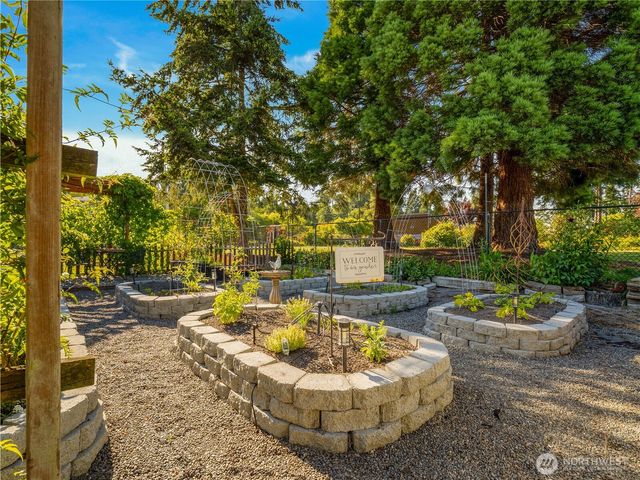 969 12th Avenue, Fox Island, WA 98333