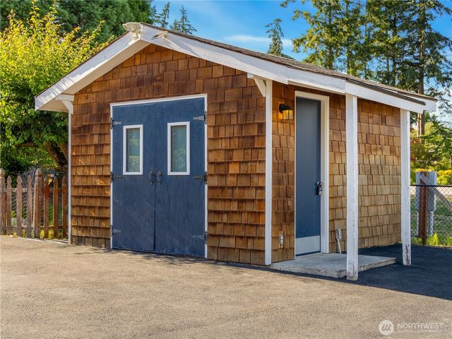 969 12th Avenue, Fox Island, WA 98333