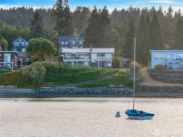 969 12th Avenue, Fox Island, WA 98333