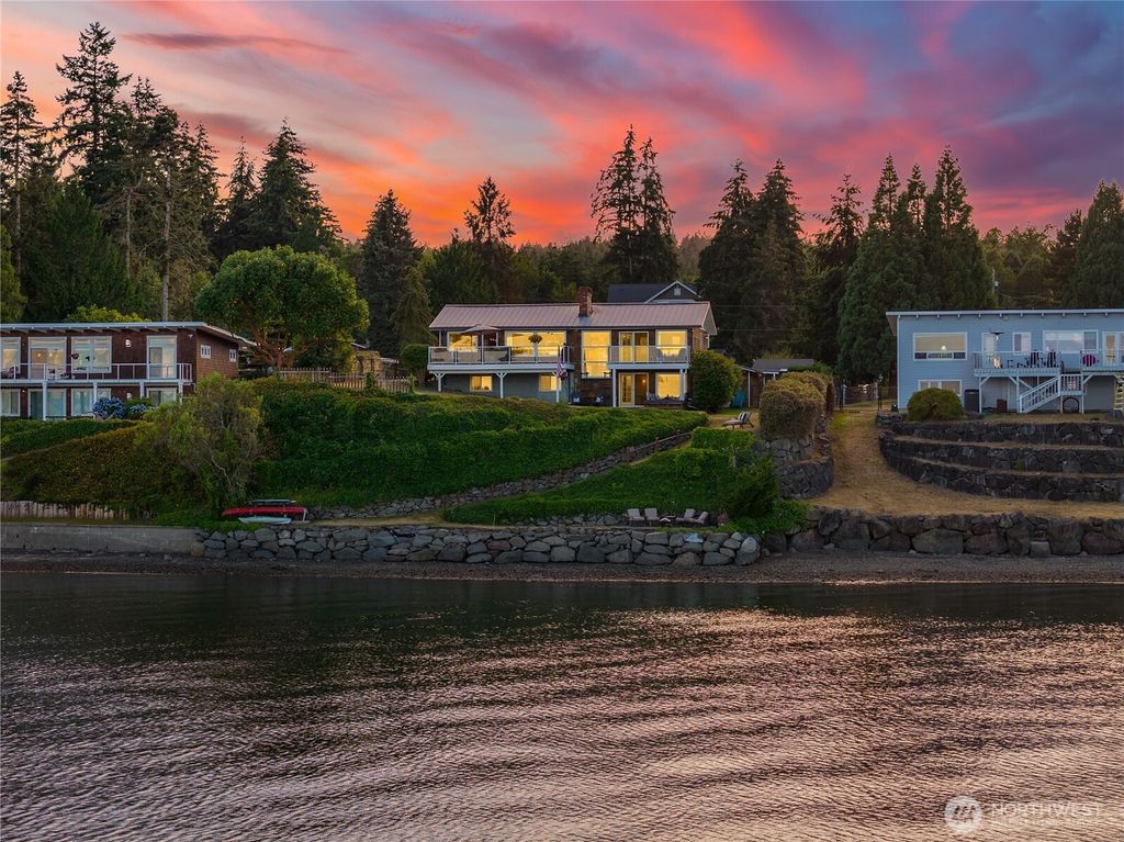 969 12th Avenue, Fox Island, WA 98333