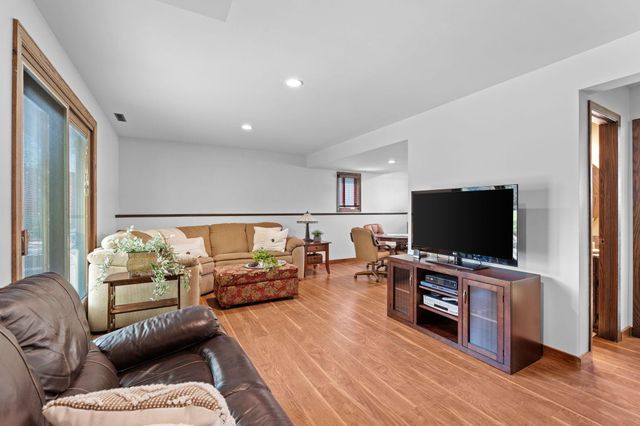 10725 Woodwatch Circle, Eden Prairie, MN 55347