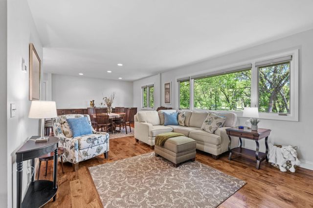 10725 Woodwatch Circle, Eden Prairie, MN 55347