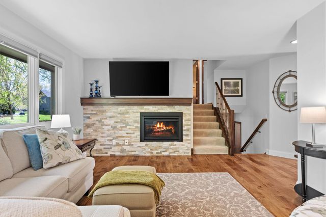 10725 Woodwatch Circle, Eden Prairie, MN 55347