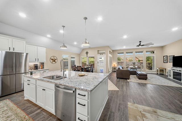 1928 Cottonwood Way, San Antonio, TX 78253