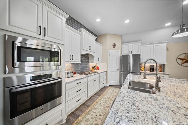 1928 Cottonwood Way, San Antonio, TX 78253