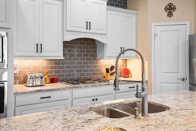 1928 Cottonwood Way, San Antonio, TX 78253