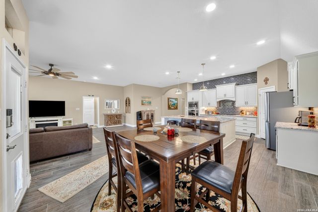 1928 Cottonwood Way, San Antonio, TX 78253