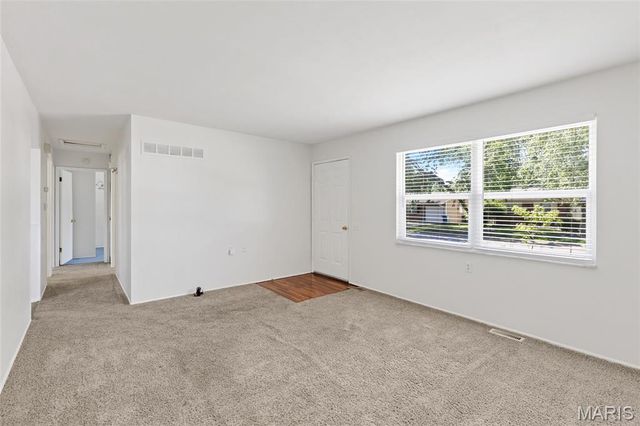 3342 Fleet Lane, St Charles, MO 63301