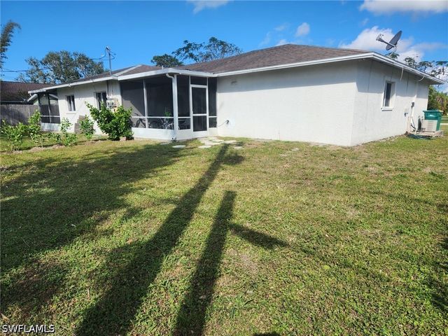 650 103rd AVE N, Naples, FL 34108