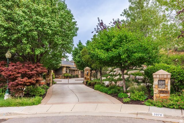 2076 S SCENIC CIR, Salt Lake City, UT 84109