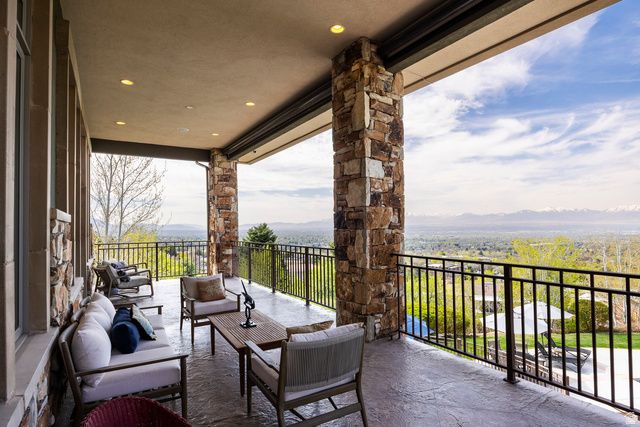 2076 S SCENIC CIR, Salt Lake City, UT 84109