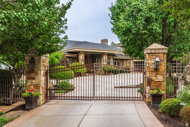 2076 S SCENIC CIR, Salt Lake City, UT 84109