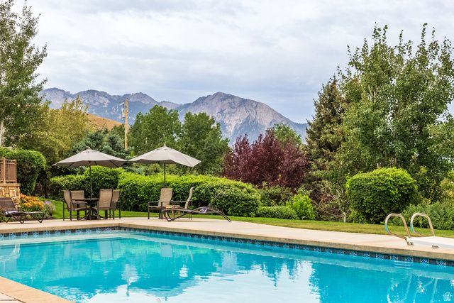 2076 S SCENIC CIR, Salt Lake City, UT 84109