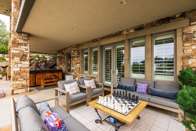 2076 S SCENIC CIR, Salt Lake City, UT 84109