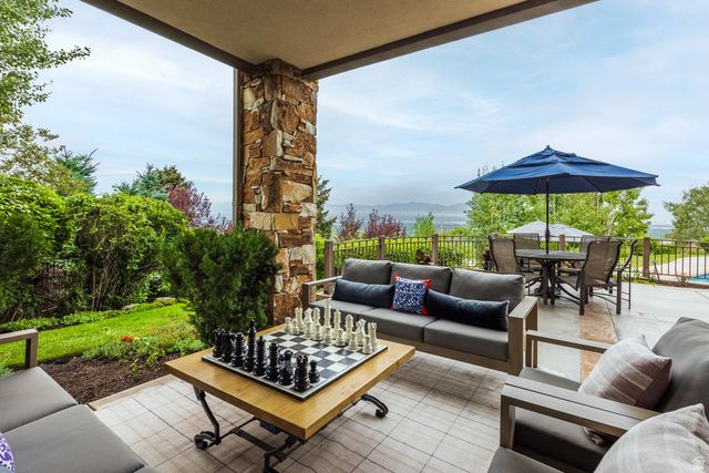 2076 S SCENIC CIR, Salt Lake City, UT 84109