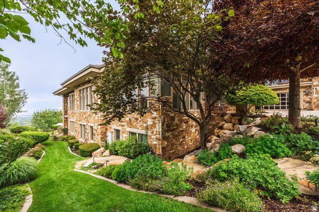 2076 S SCENIC CIR, Salt Lake City, UT 84109