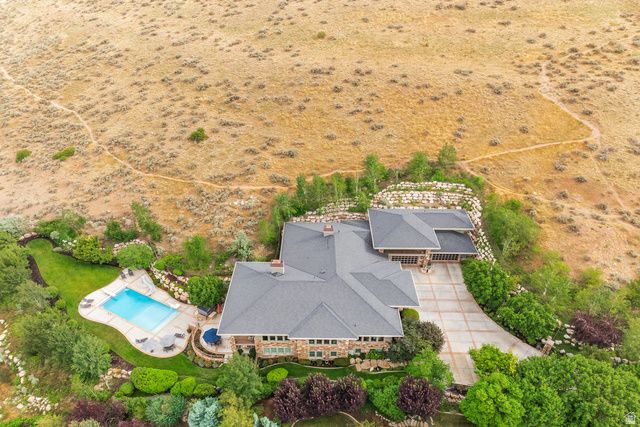 2076 S SCENIC CIR, Salt Lake City, UT 84109