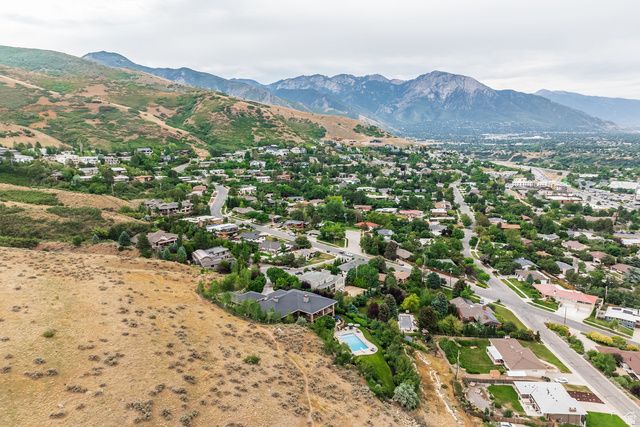 2076 S SCENIC CIR, Salt Lake City, UT 84109