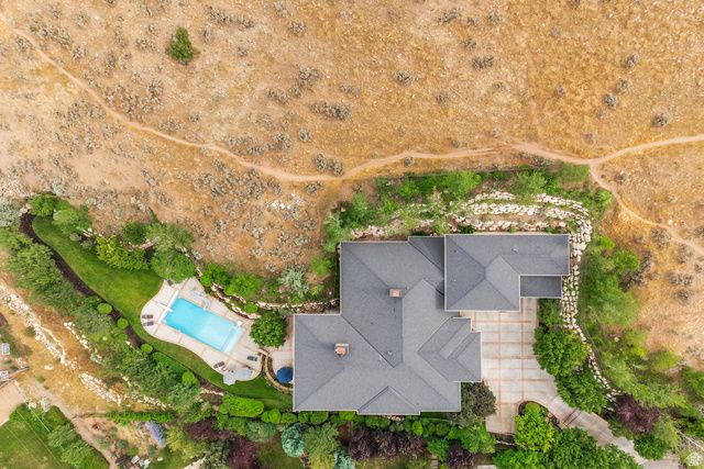 2076 S SCENIC CIR, Salt Lake City, UT 84109