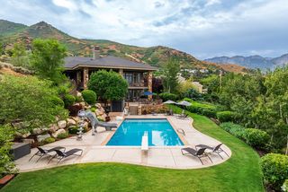 2076 S SCENIC CIR, Salt Lake City, UT 84109