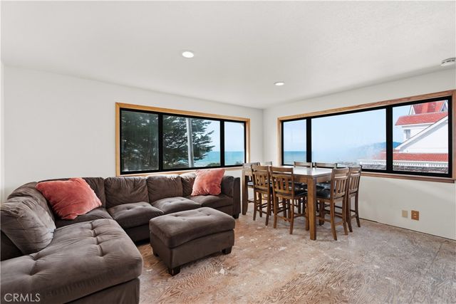 37043 Omega, Westport, CA 95488