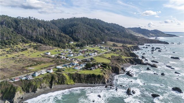 37043 Omega, Westport, CA 95488