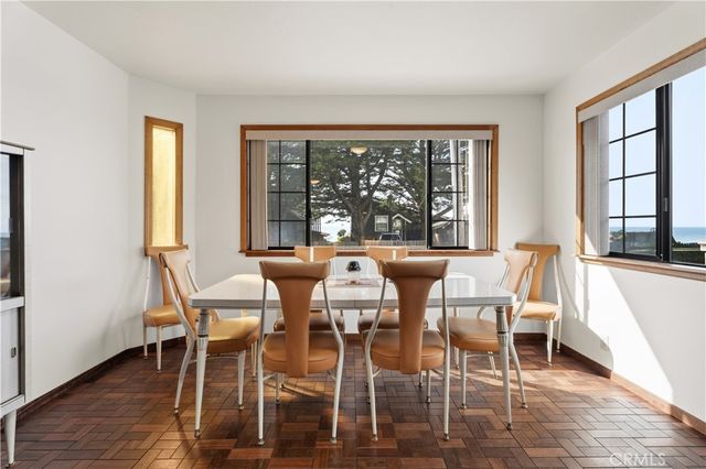 37043 Omega, Westport, CA 95488