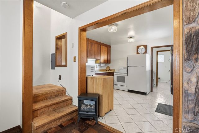 37043 Omega, Westport, CA 95488