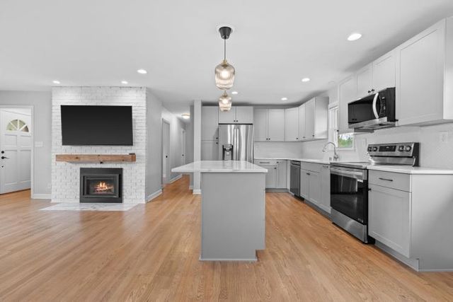 W147N5010 Dolphin DRIVE, Menomonee Falls, WI 53051