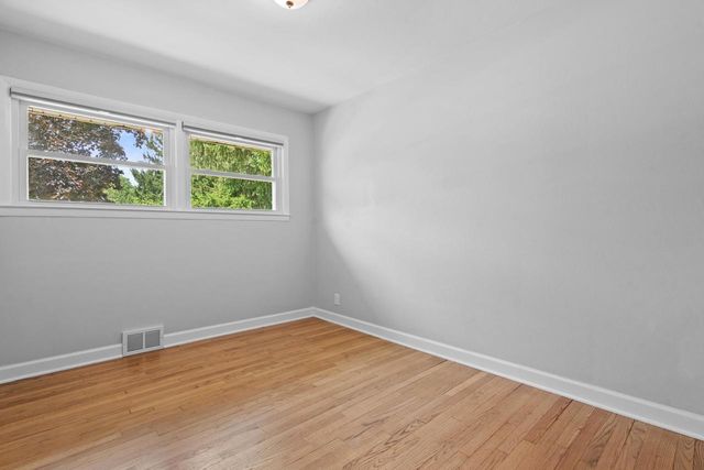 W147N5010 Dolphin DRIVE, Menomonee Falls, WI 53051