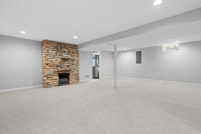 W147N5010 Dolphin DRIVE, Menomonee Falls, WI 53051