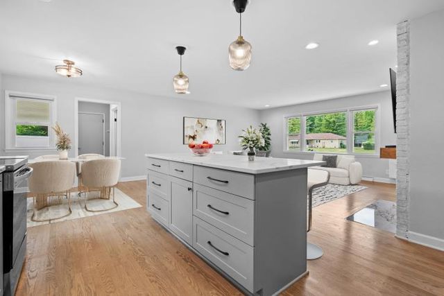 W147N5010 Dolphin DRIVE, Menomonee Falls, WI 53051