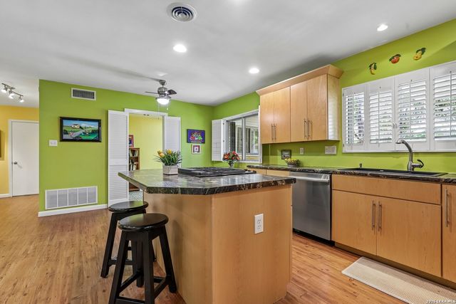 418 Northridge Dr, San Antonio, TX 78209