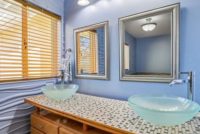 418 Northridge Dr, San Antonio, TX 78209