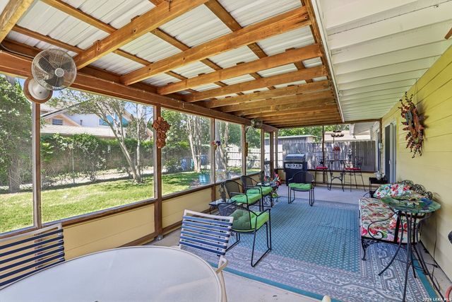 418 Northridge Dr, San Antonio, TX 78209