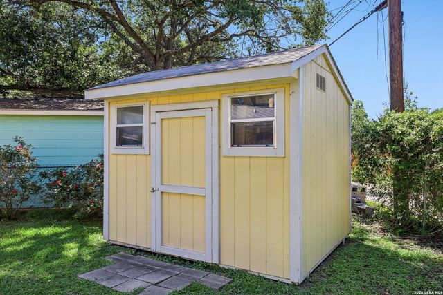 418 Northridge Dr, San Antonio, TX 78209