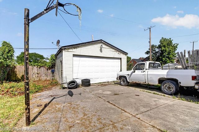 13417 Robson Street, Detroit, MI 48227