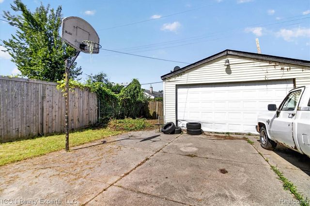 13417 Robson Street, Detroit, MI 48227
