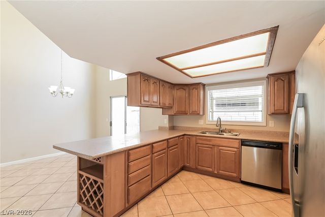 516 Laughlin Way, Las Vegas, NV 89110