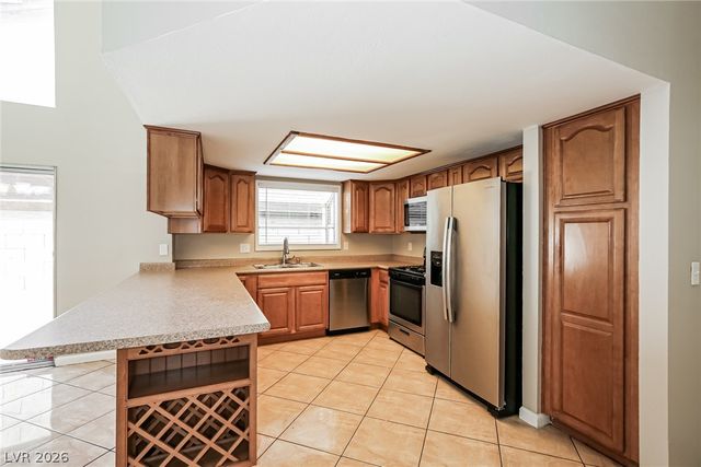516 Laughlin Way, Las Vegas, NV 89110