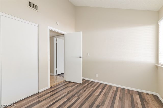 516 Laughlin Way, Las Vegas, NV 89110