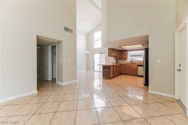 516 Laughlin Way, Las Vegas, NV 89110