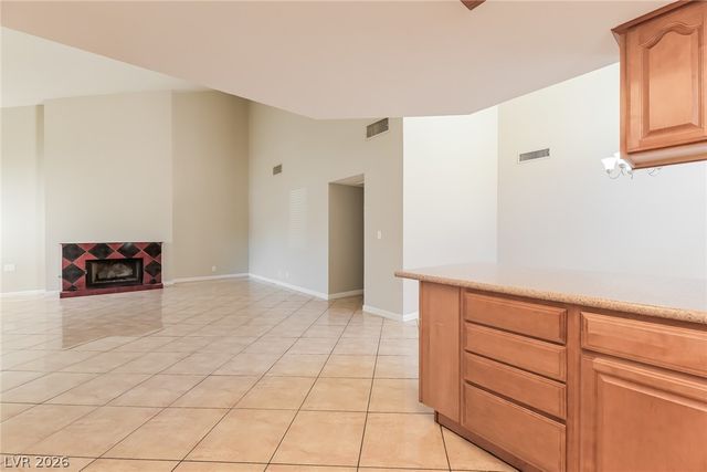516 Laughlin Way, Las Vegas, NV 89110