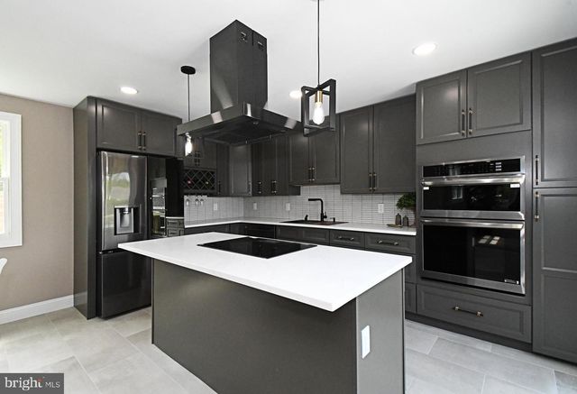 1554 PARK DR, Jamison, PA 18929