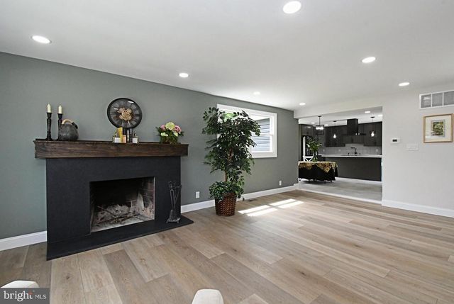 1554 PARK DR, Jamison, PA 18929