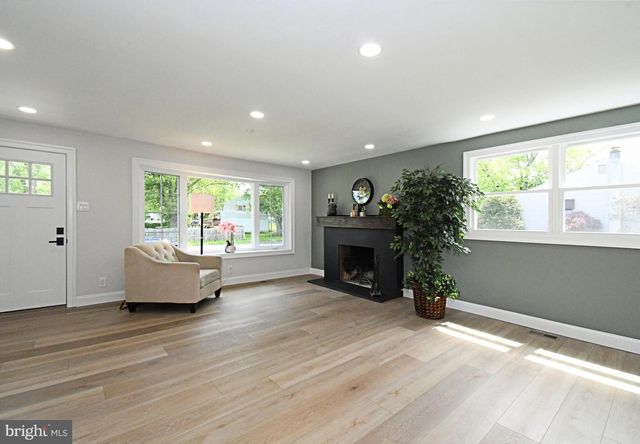 1554 PARK DR, Jamison, PA 18929