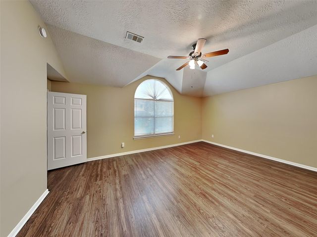 1907 W Welsford Drive, Spring, TX 77386