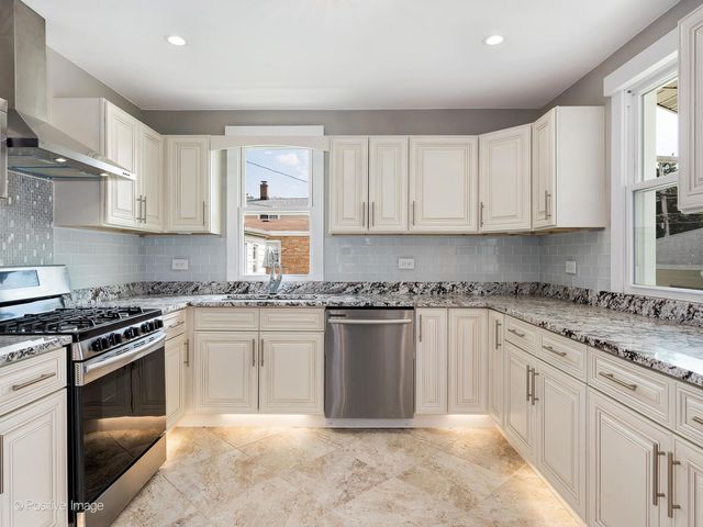 827 Thomas Avenue, Forest Park, IL 60130